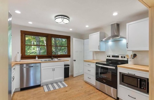 Good Hart House | Hart and Soul - Cute Cottage right in Good Hart! Short Drive to Beach!