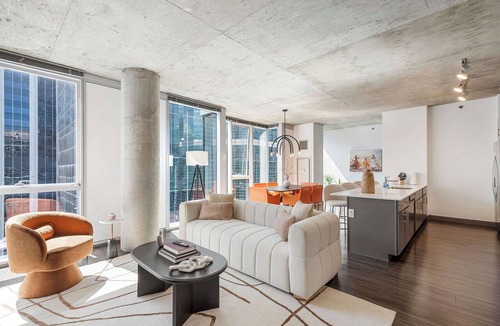 Downtown Chicago Apartment | High-End 3BR Retreat + Steps to Millennium Park