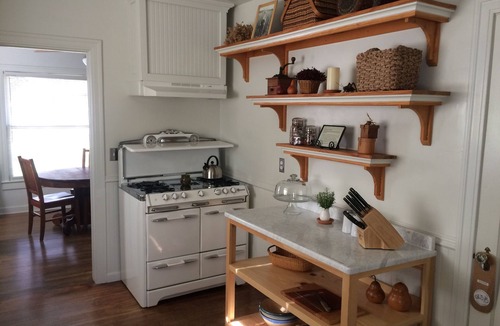 Ashland Cottage | High Street Cottage Artists' Garden Cottage Clean & Beautiful