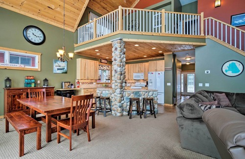 Cadillac House | Hike & Ski! Family-Friendly Lake Mitchell Oasis
