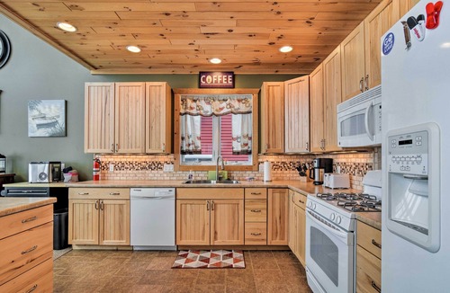 Cadillac House | Hike & Ski! Family-Friendly Lake Mitchell Oasis