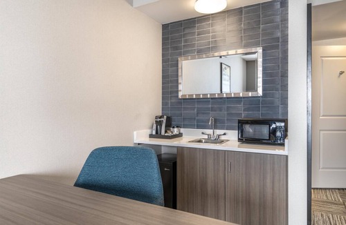 Newtonville Hotel | Hilton Garden Inn Albany/SUNY Area