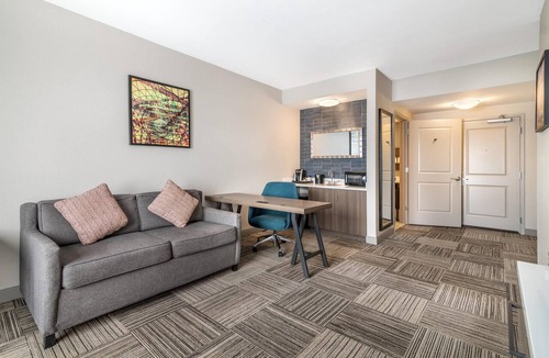 Newtonville Hotel | Hilton Garden Inn Albany/SUNY Area