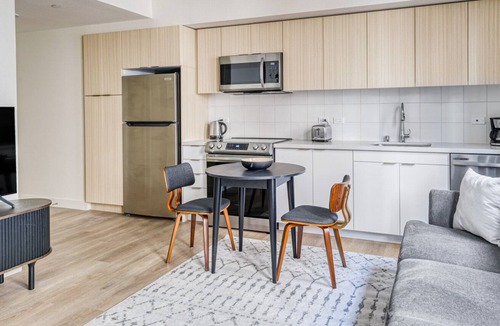 Downtown Berkeley Apartment | Hip Berkeley Studio w/ W/D & Coworking, walkable to BART, by Blueground