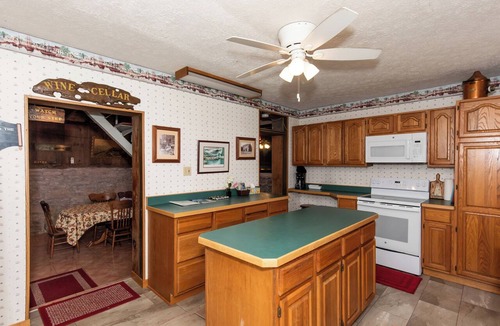 Kelleys Island House | Historic Lakefront Homestead on Kelleys Island