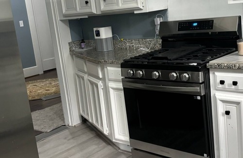 Bessemer Apartment | Historical Bessemer Apartment, 3 Bdrms & 2 Bath