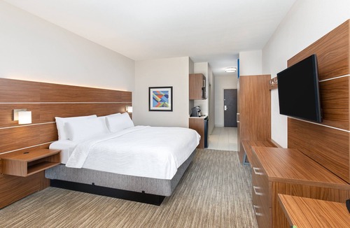 Crestline Heights Hotel | Holiday Inn Express Hotel & Suites Birmingham - Inverness by IHG