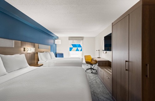 Danbury Hotel | Holiday Inn Express Hotel & Suites Danbury - I-84 by IHG