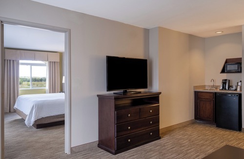 Libertyville Hotel | Holiday Inn Express & Suites Chicago-Libertyville by IHG