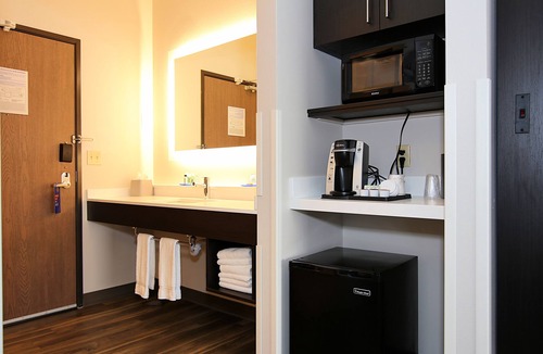 Ashland Hotel | Holiday Inn Express & Suites Ashland by IHG