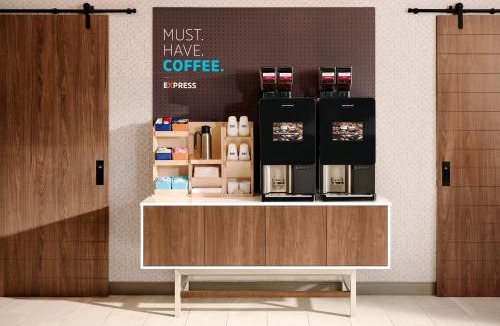 Gaylord Hotel | Holiday Inn Express & Suites - Gaylord by IHG
