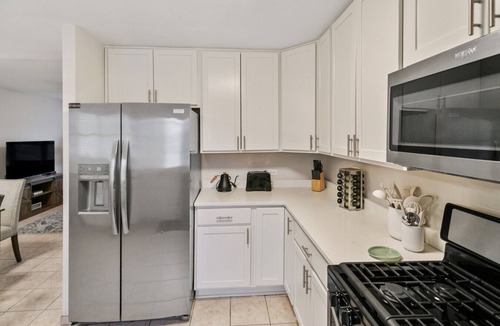 Libertyville House | Home W/Large Deck, Libertyville - Near Naval Base