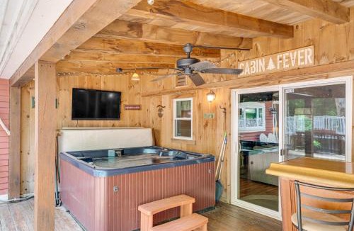 Plymouth House | Home w/Outdoor Entertainment Area in Ashland!