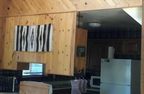 Ashland Cabin | Homey Rustic Cabin in the Cascades