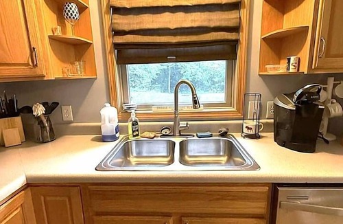 Kelleys Island House | Hook, Wine and Sinker Home-4 Bdrms/2.5 Bths