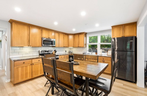 Sister Bay House | Hot Tub | Sauna | Bar | Arcade | Fire Pit