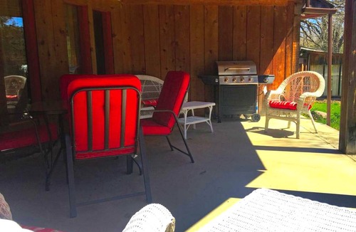 Decorah House | House ∙ 3 bedrooms ∙ 10 guests