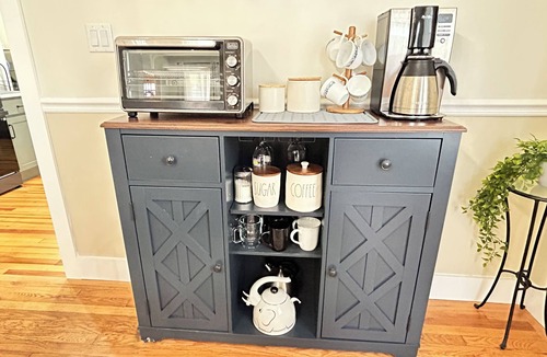 Scotia House | HUGE Remodeled Home Walkable Chef's Kitchen Near Union, GE, Ellis, Saratoga