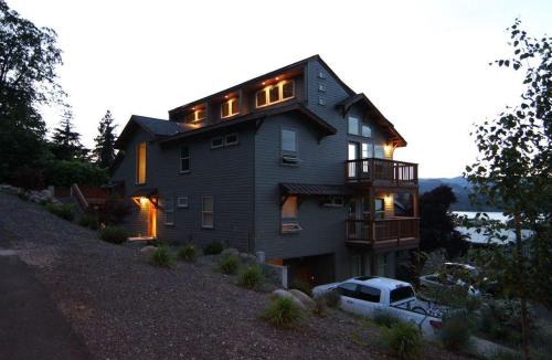 Hood River Apartment | Hutson's Hideaway 30 Day