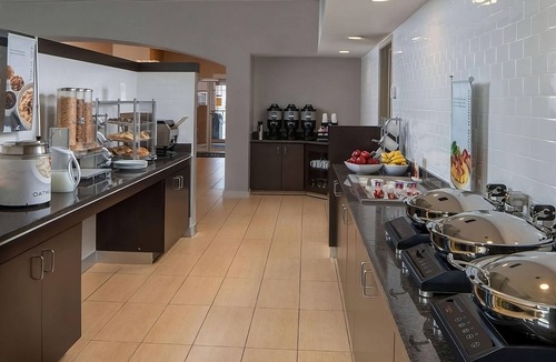 Fairfax Apartment | Indulge in Home-Like Comfort! Free Breakfast, Pets Allowed, Private Parking!