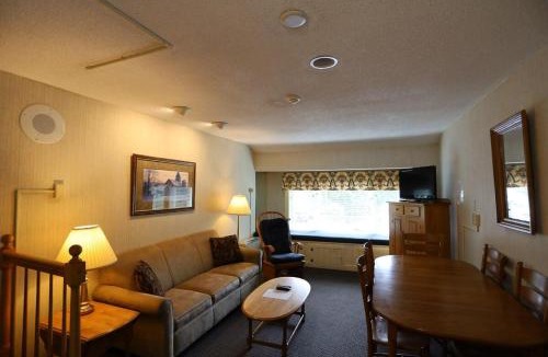 Waterville Valley House | Inns of Waterville Valley 307 Two Bedroom Unit at Inns of Waterville Valley