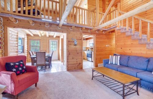 Interlochen House | Interlochen Cabin with Fireplace - Near State Park!