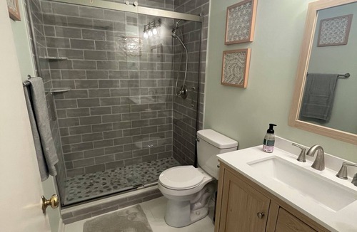 Bluemont Cottage | It's Own Destination / Farm Cottage with Mountain Views & Pond