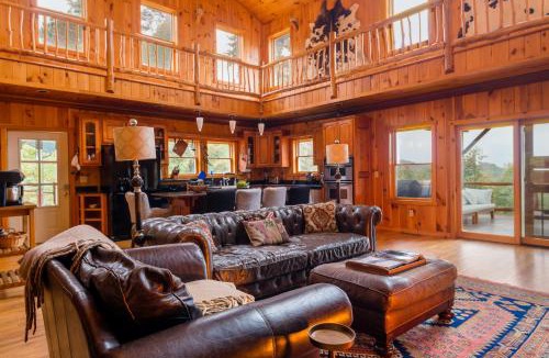 Clayton House | Jewel of the Woods