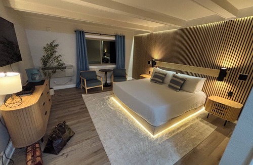 Rapid City Hotel | King Room Near Torch Lake | Hot Tub, Sauna, Resort Amenities
