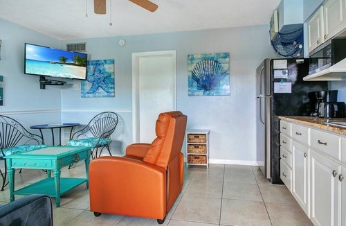 Bay Esplanade Condo | King Suite with bath