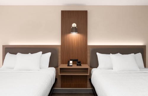 Bessemer Hotel | La Quinta Inn & Suites by Wyndham Bessemer