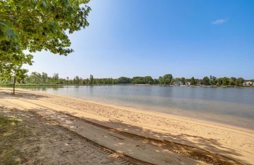 Canadian Lakes House | Lake Access, Pools & More: 1 Mi to The Highlands