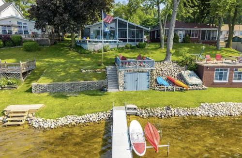 Fremont House | Lake Cabin Stay That Actually Feels Like a Getaway