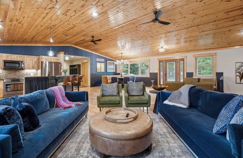 Interlochen House | ✨ Lake Compound | Sauna-Hot Tub-Steam Shower-Cold Plunge