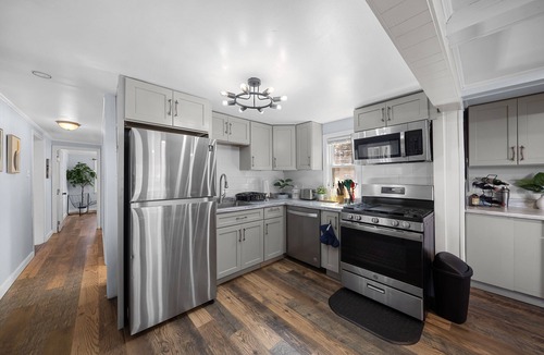 Halifax House | Lake front Bliss/Your perfect get away on the water.