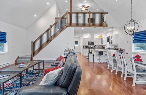 Albrightsville Ski Chalet | Lake & Pool Access: Hot Tub, Sauna, Arcade, Pets, Hiking, Beach