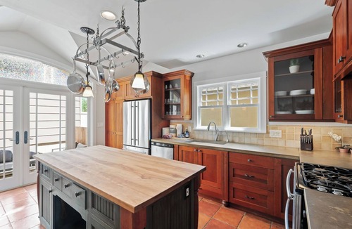 Eastlake House | Lake & Space Needle Views AC Large Groups Charming Classic Craftsman!