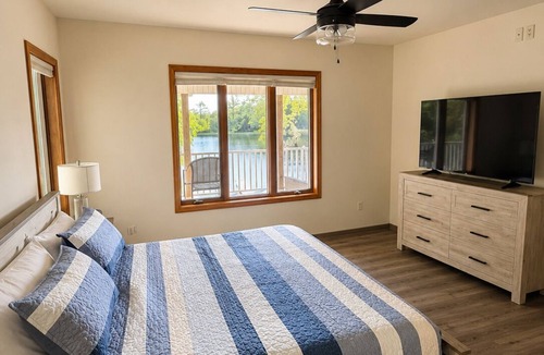 Lake Wazeecha House | Lake Wazeecha Getaway - Spacious 4 BD/3BA Vacation Home with RARE LAKE FRONTAGE