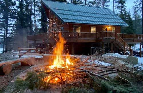 Cle Elum House | Lakefront Basecamp. Home base for year round fun - every sport - every occasion
