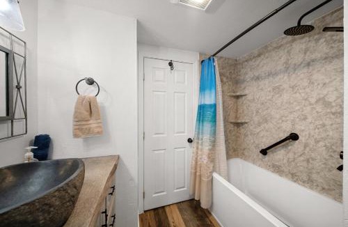 Halifax Villa | Lakefront Bliss Your Perfect Getaway on the Water