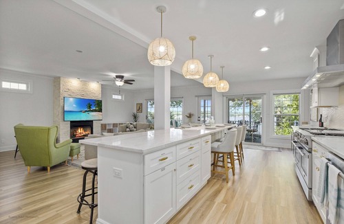 Fox Lake House | Lakefront Oasis w/2 fire pits, game room & kayaks