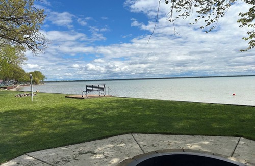 Pigeon Cabin | Lakefront Sand Point Cabin - Remodeled Kitchen, Kayaks, Fast WiFi & Dog Friendly