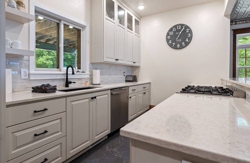 Sturgeon Bay House | Lakefront! Sleep 32! Hot Tub, Game RM, Huge Yard!