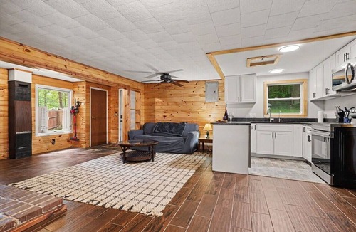 Lake House | Lakeview Cottage - Walk to Beach, Fire Pit
