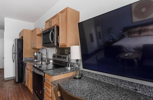 Five Points South Apartment | Landing | Chic Studio, Yoga Studio, Gym