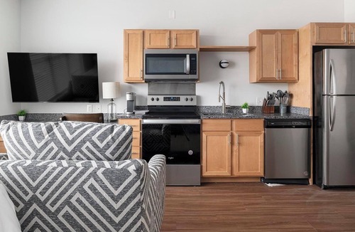 Five Points South Apartment | Landing | Modern Studio, Yoga Studio, Pool