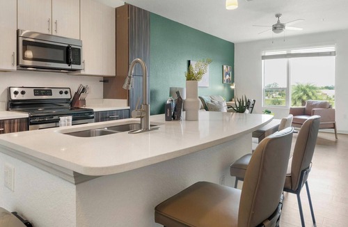 Fairvilla Apartment | Landing | Spectacular 1BD, Clubhouse, Gym
