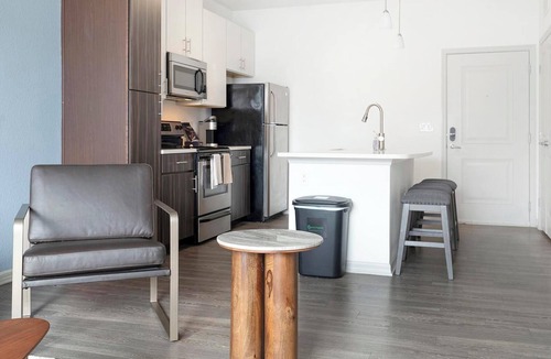 Fairvilla Apartment | Landing | Stylish 1BD, Gym, Clubhouse