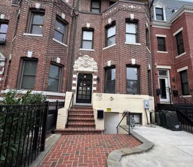 Columbia Heights Apartment | Large DUPLEX Apt 2Bdrm 1Den-Metro