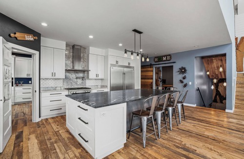 Hartford House | Large Private estate just minutes from Erin Hills Golf course